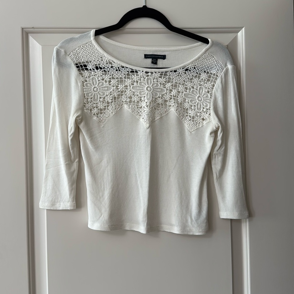 American Eagle Outfitters Cream 3/4 Top, Small